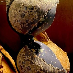 LOT of 5 Body by Victoria Bras